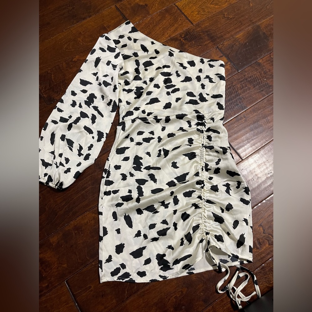 One shoulder dress